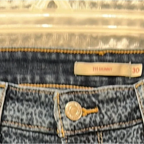 Levi's Blue leopard black Straight Jeans Classic Denim 711 strait style 30 size - Picture 3 of 6